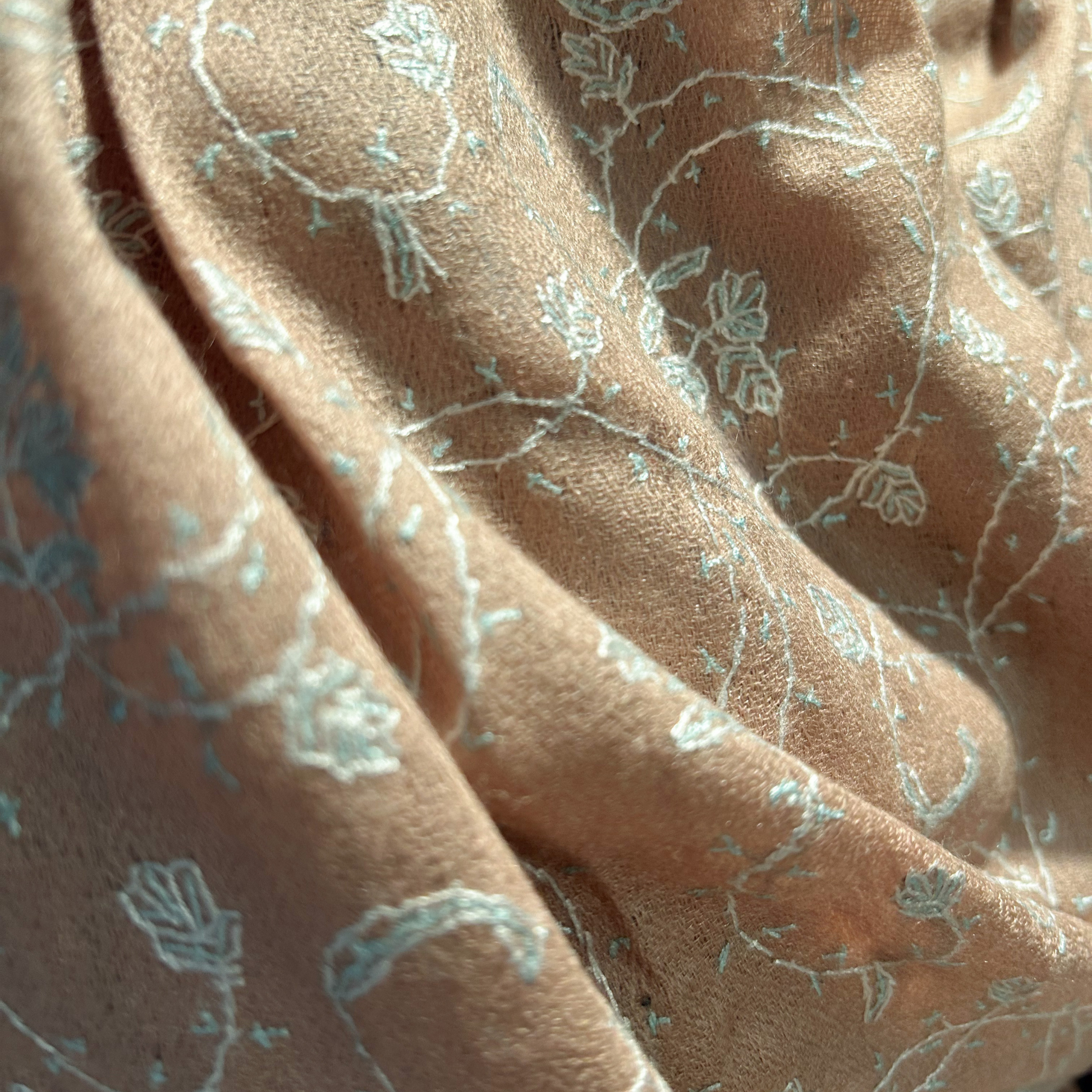 Certified cashmere shawl in a garden glamour style.