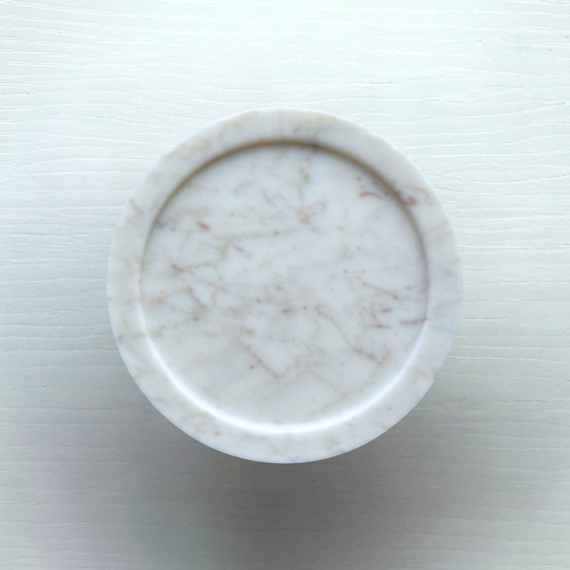 Premium MOCHA tray in luxurious Makrana marble.