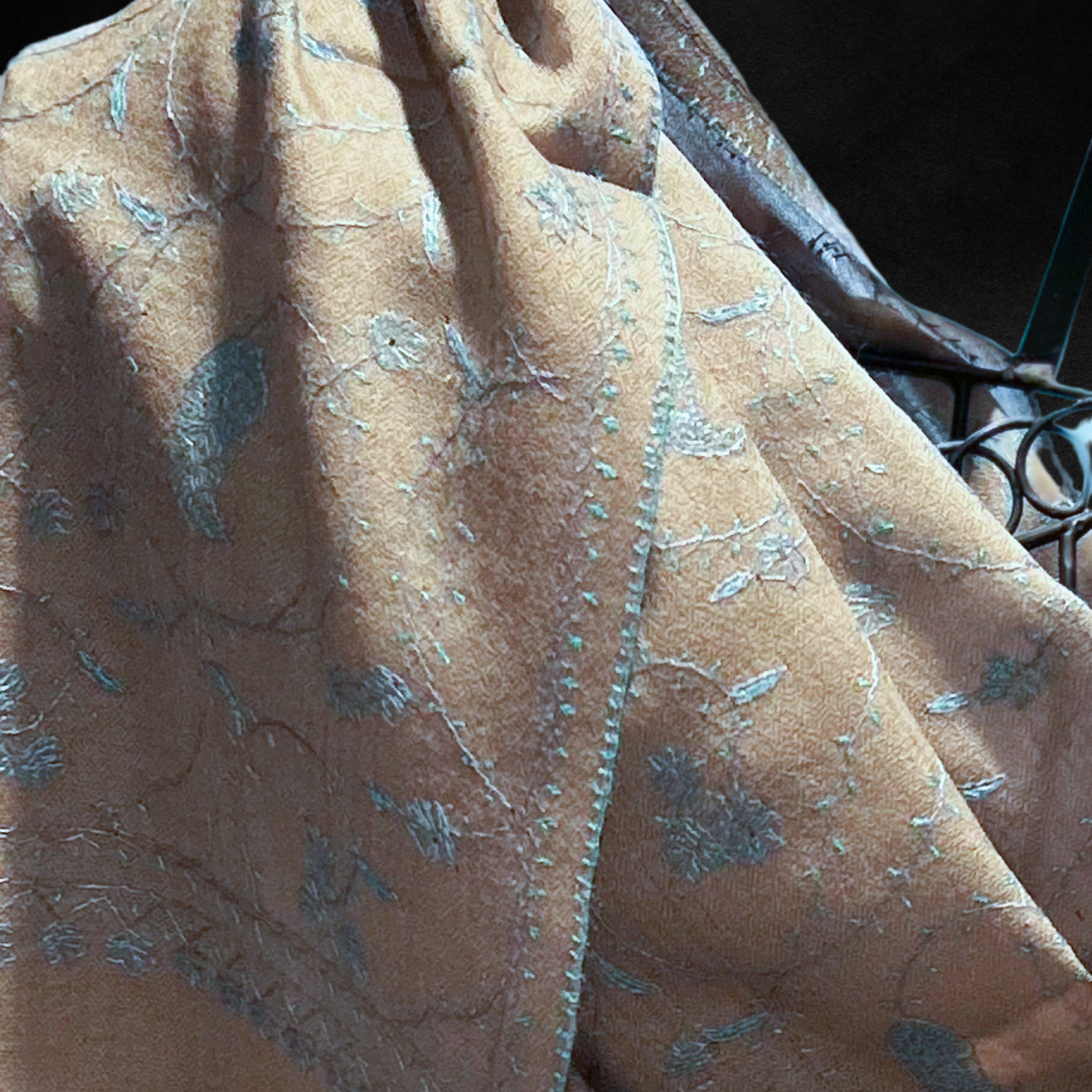 Artisan-crafted handwoven pashmina shawl in luxury cashmere.