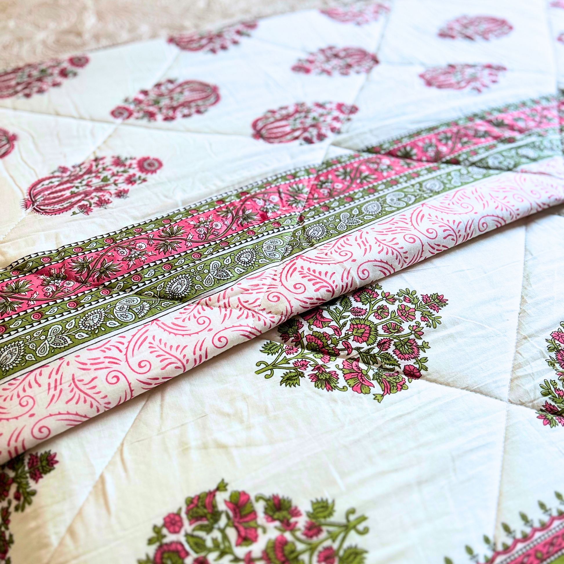 Cozy and decorative Kantha cotton throw quilt.